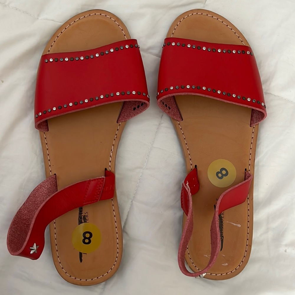Sandles 8